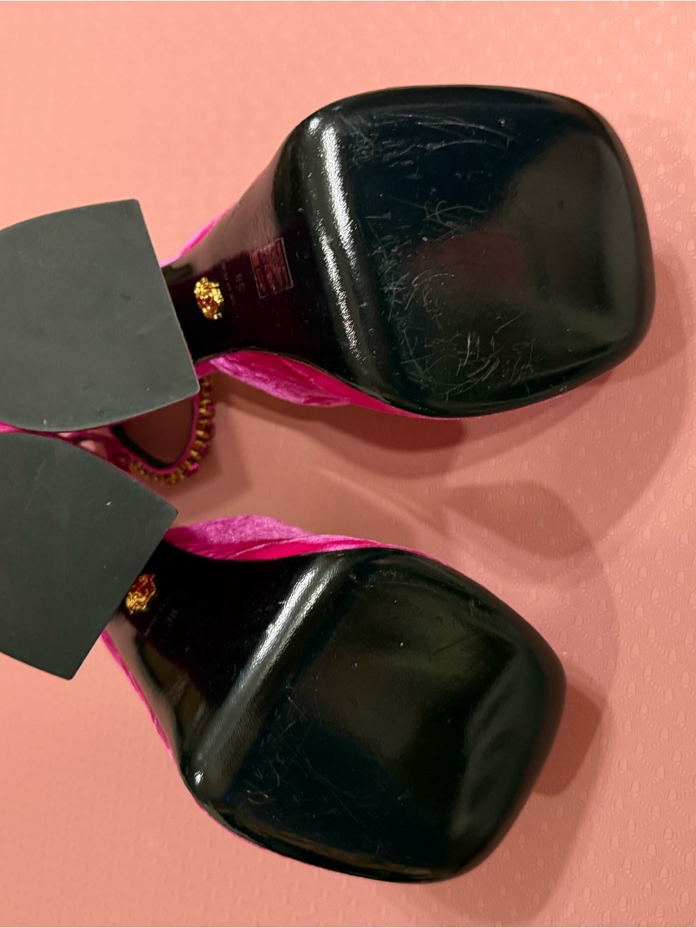 Versace
Medusa Aevitas velvet platform pumps - Picture 9 of 13